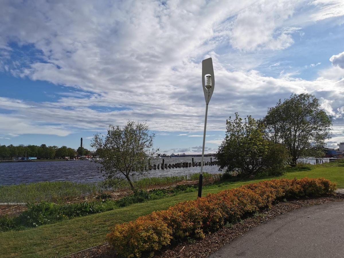 Kesklinna Silla Apartment - Free Parking Pärnu Eksteriør bilde